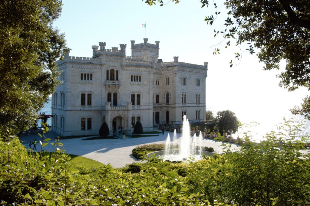 Castello di Miramare miramare, castello, fontana, parco