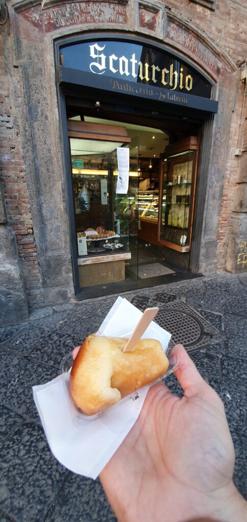 I babà di Scaturchio babà, dolci
