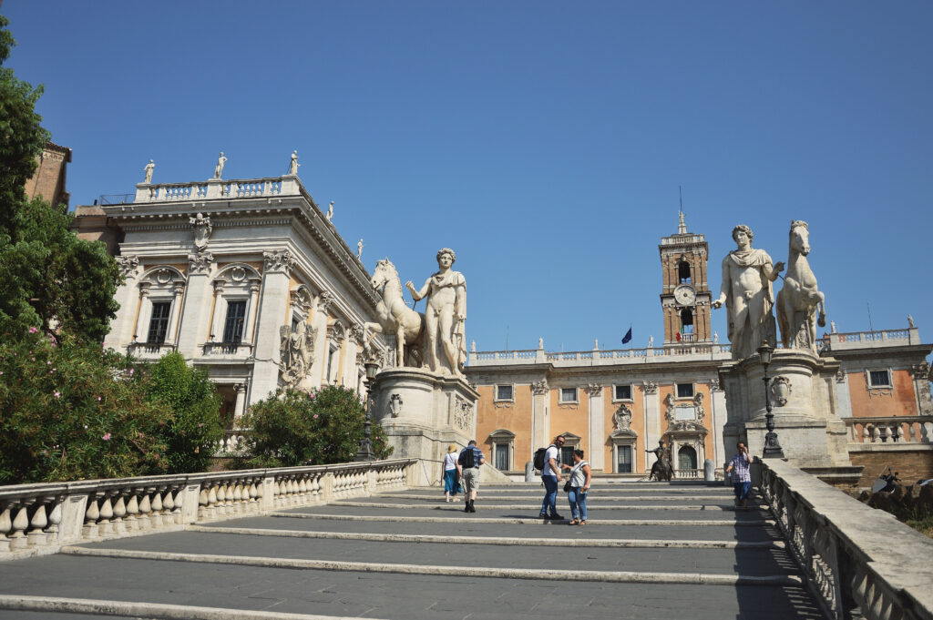 Il Campidoglio scalinata, statue, campidoglio, roma