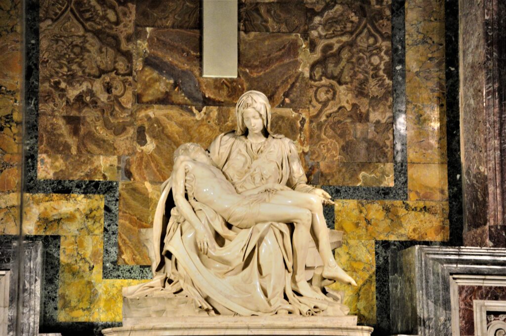 "La pietà" di Botticelli statua, madonna
