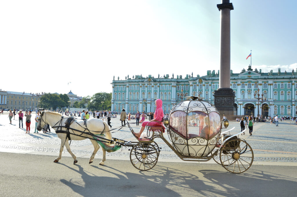 Carrozza di fronte all'Hermitage carrozza, piazza, palazzo