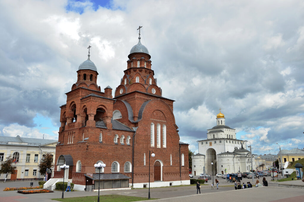 Chiesa della trinità santa e Porta d'oro di Vladimir vladimir, porta, chiesa