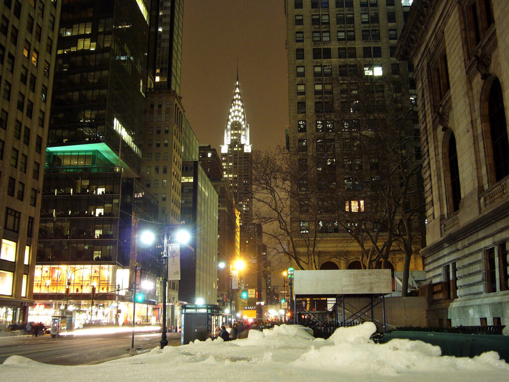 L'inverno a New York neve, grattacielo, notte