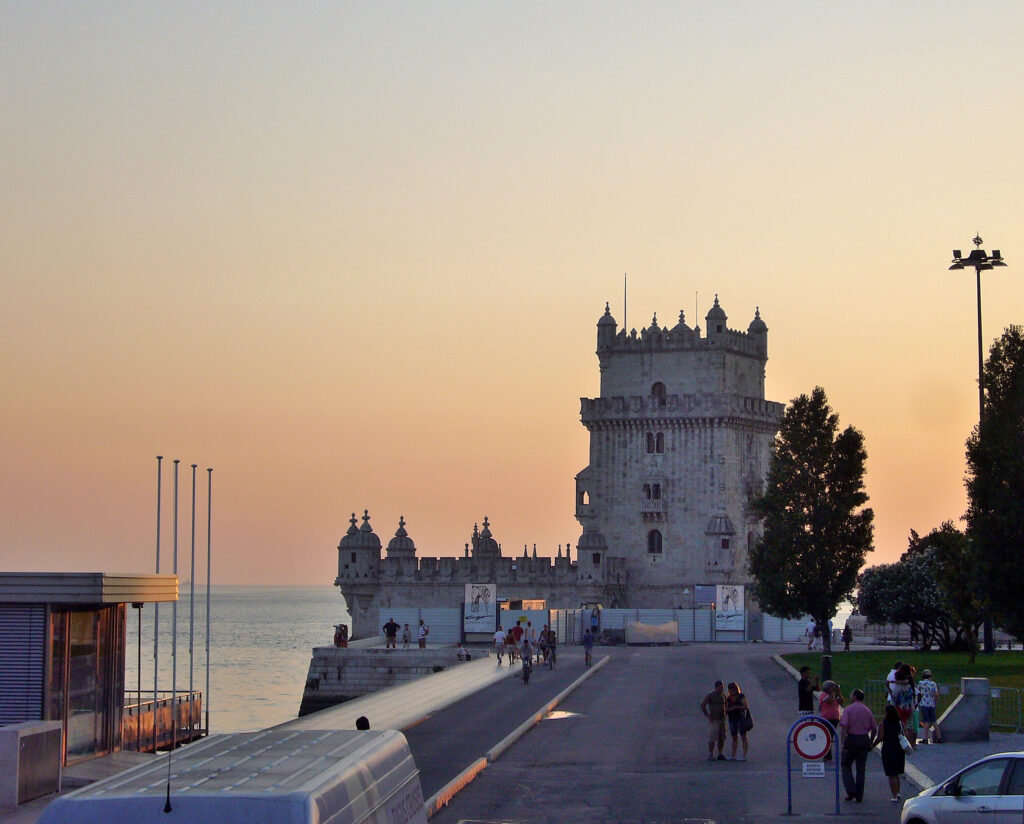 Torre di Belèm all'ora d'oro tramonto, torre, lisbona, mare