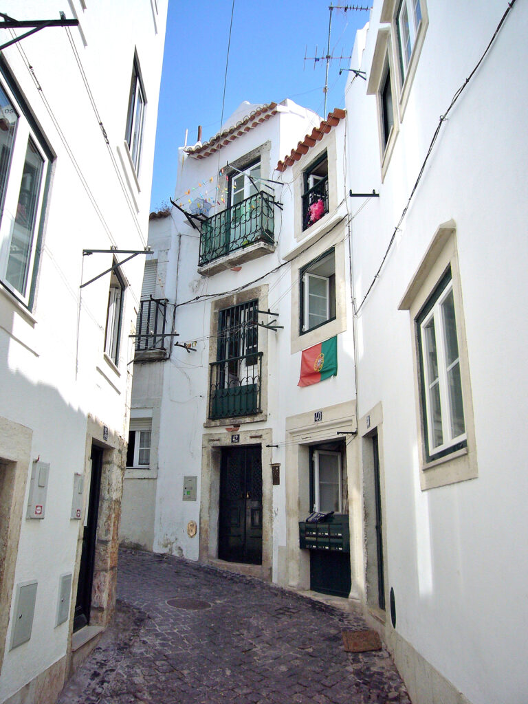 Vicoli dell'Estoril case, bianco, finestre, vicolo