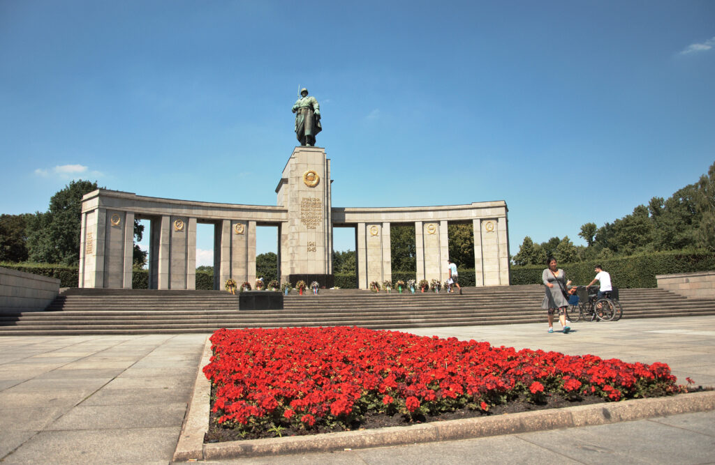 Monumento all'Armata Rossa parco, soldato, memoriale, berlino