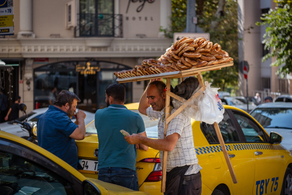 Man sells bagels in the streets of Istanbul Man sells bagels in the streets of Istanbul