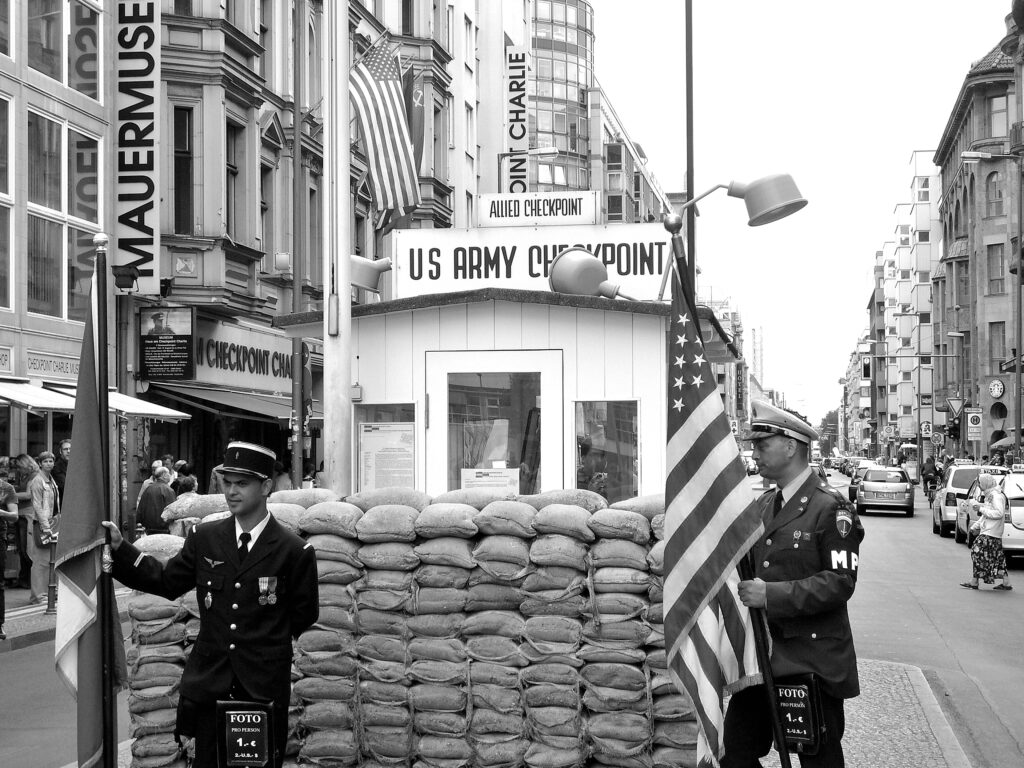 Check point Charlie checkpoint, berlino, muro
