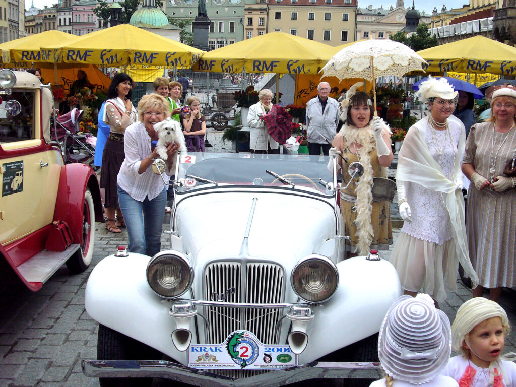 Auto expo automobile, auto storica, cane, vintage, cracovia