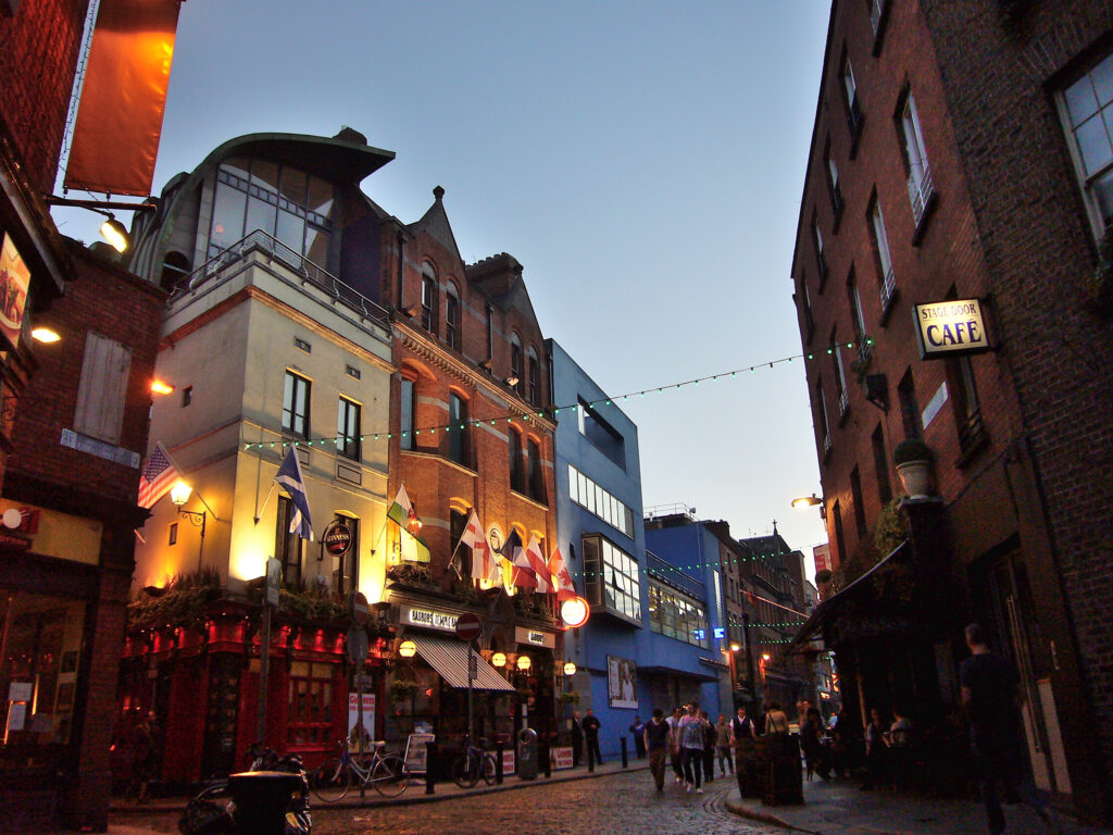 Temple bar all'imbrunire bar, pub, dublino, sera